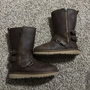 Ugg size 1

Ugg Kaila Toast Brown Youth Girls